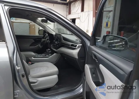 2021 Toyota Highlander Le z USA, uszkodzony, nr VIN 5TDZZRAH4MS083571